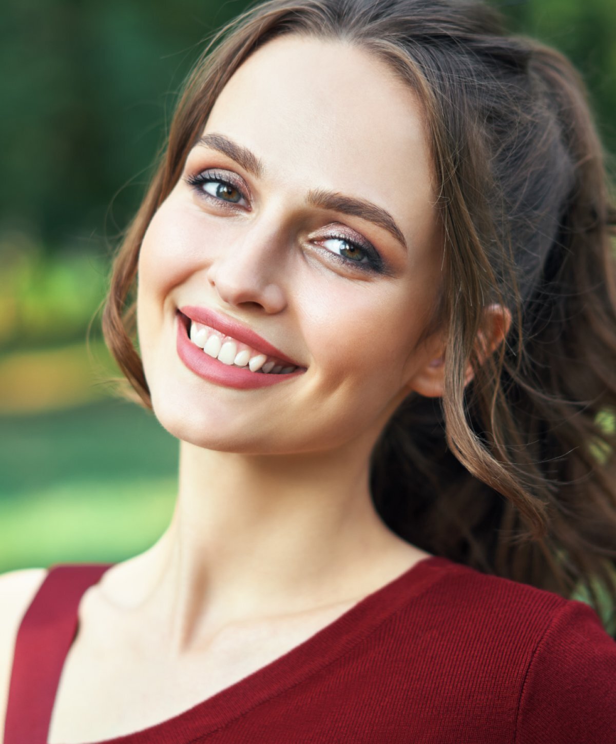 Colorado Springs DiamondGlow model with brown hair
